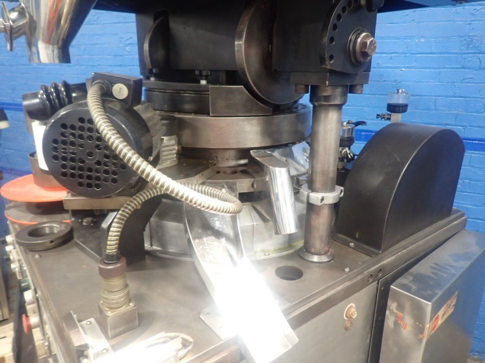 Manesty Tablet Press