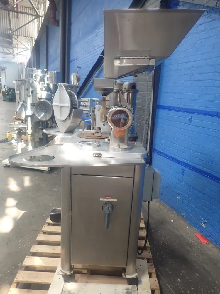 Capsugel Capsule Filler