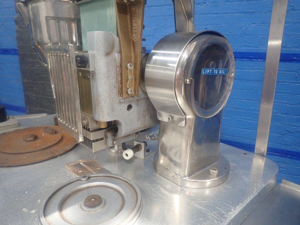 Capsugel Capsule Filler