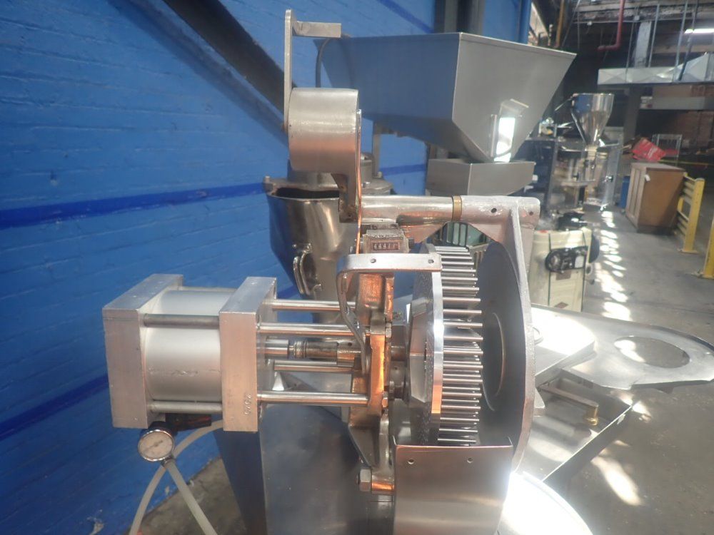 Capsugel Capsule Filler