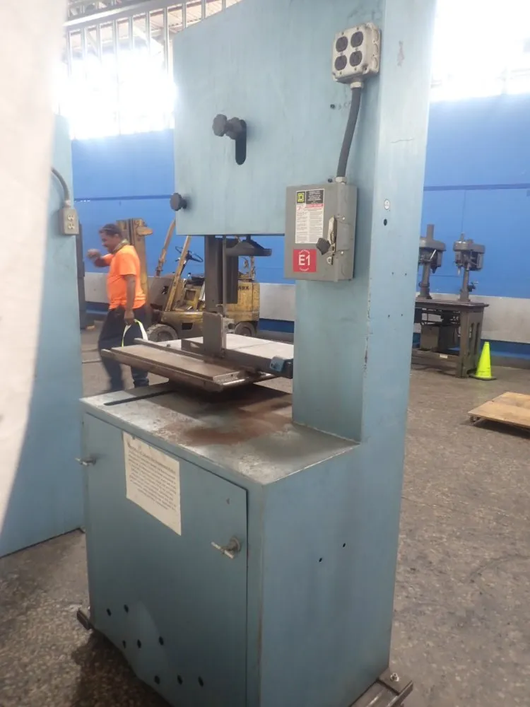 Roll-in Saw Vertical Bandsaw