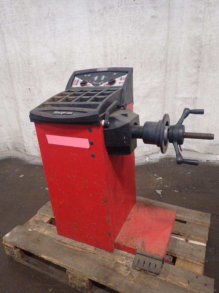 Snap-on Wheel Balancer