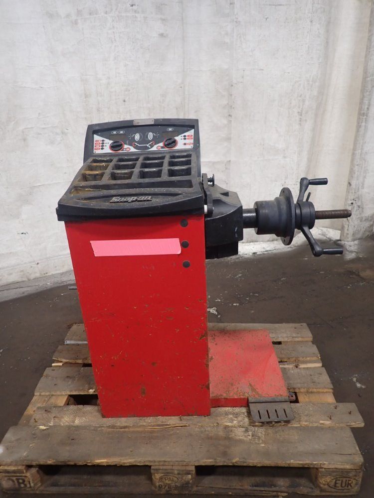 Snap-on Wheel Balancer