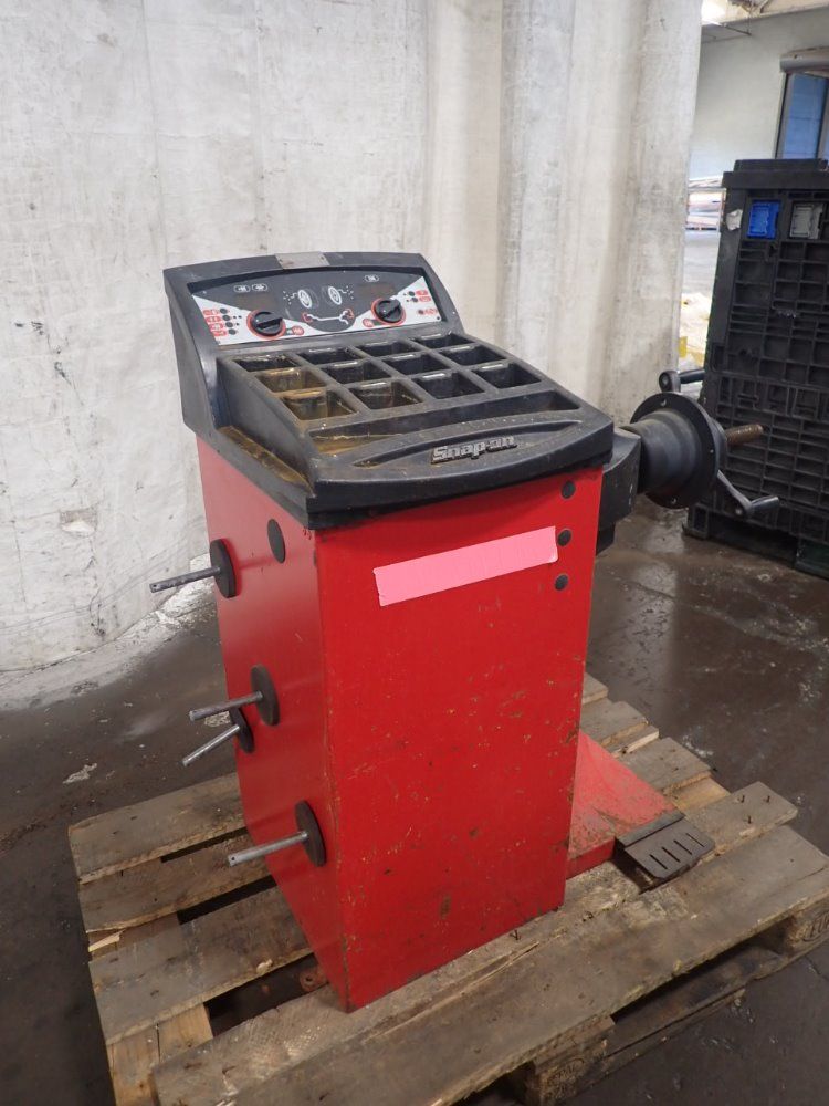 Snap-on Wheel Balancer