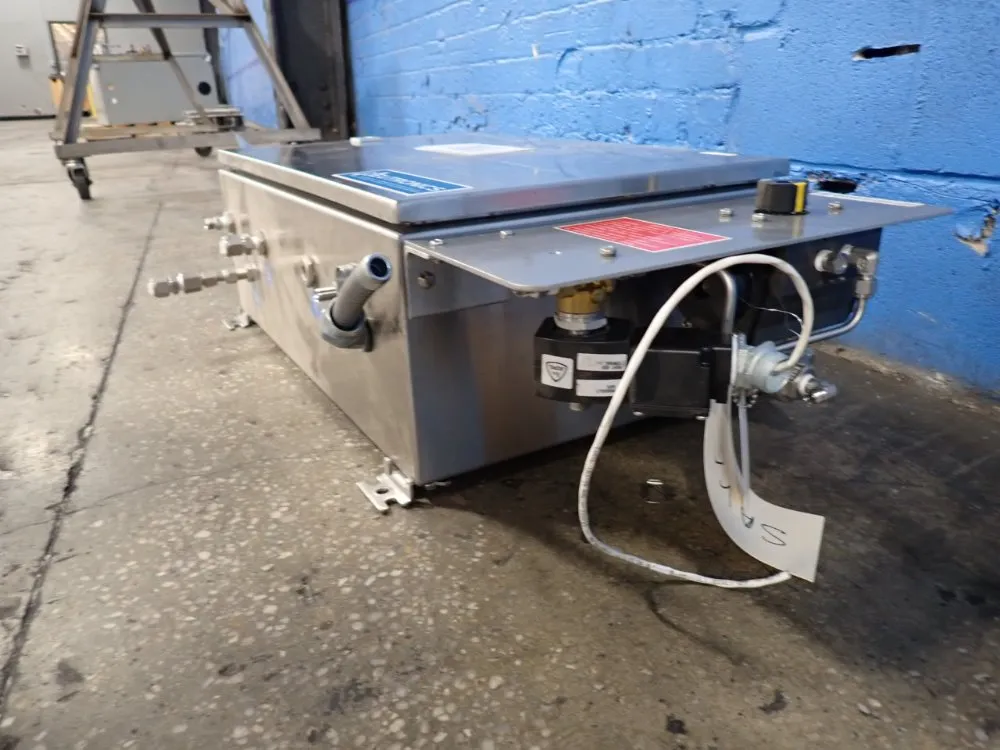 Neutronics/ntron Gas Analyzer