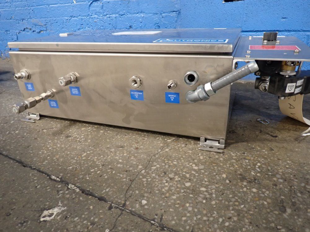 Neutronics/ntron Gas Analyzer