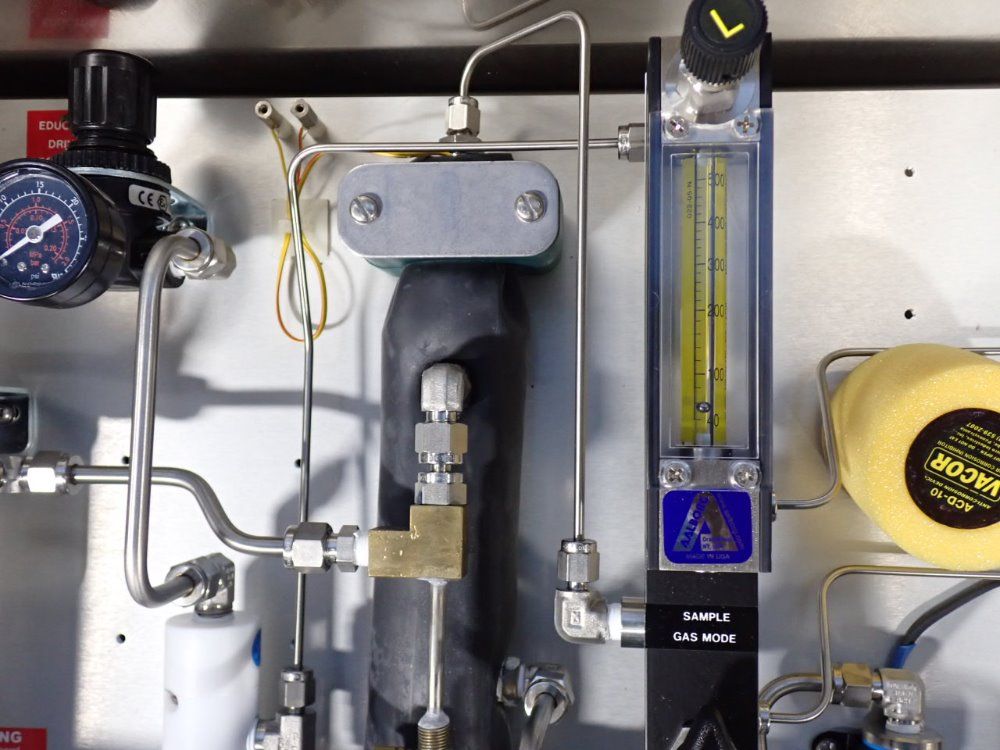 Neutronics/ntron Gas Analyzer