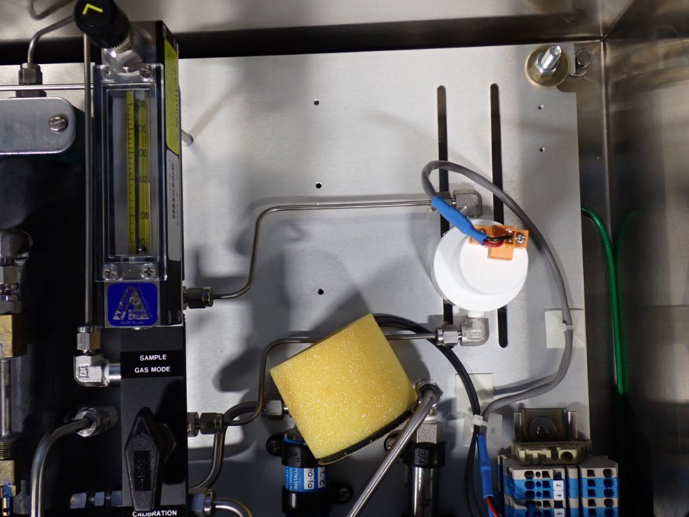 Neutronics/ntron Gas Analyzer