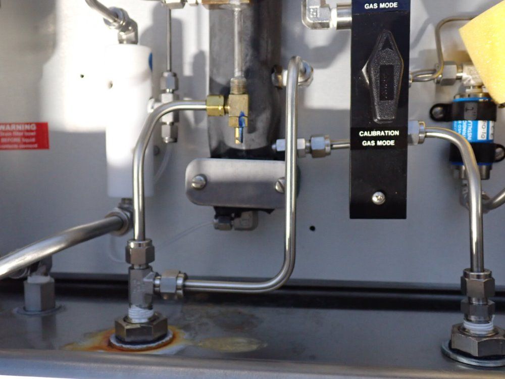 Neutronics/ntron Gas Analyzer