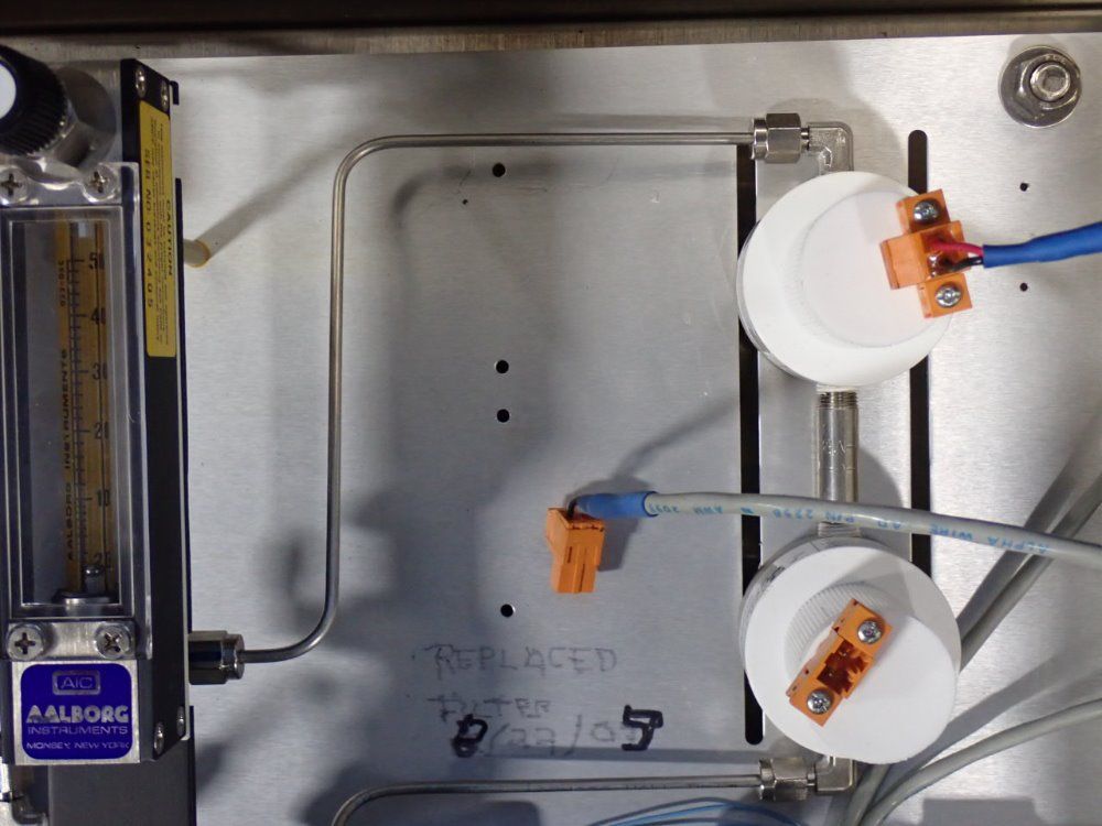 Neutronics/ntron Gas Analyzer