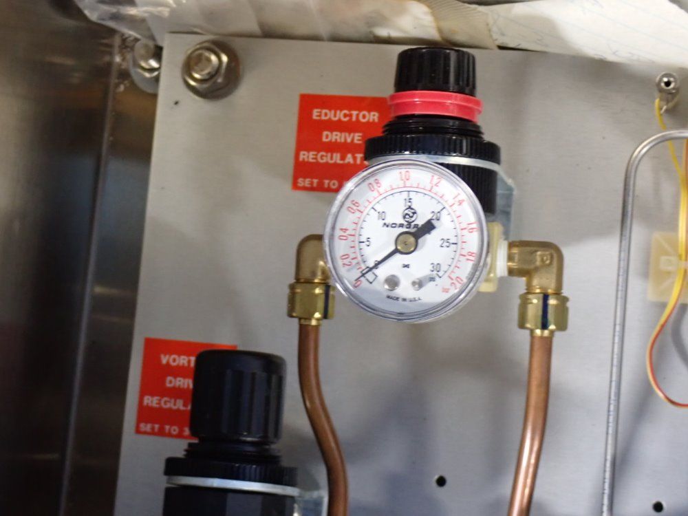 Neutronics/ntron Gas Analyzer