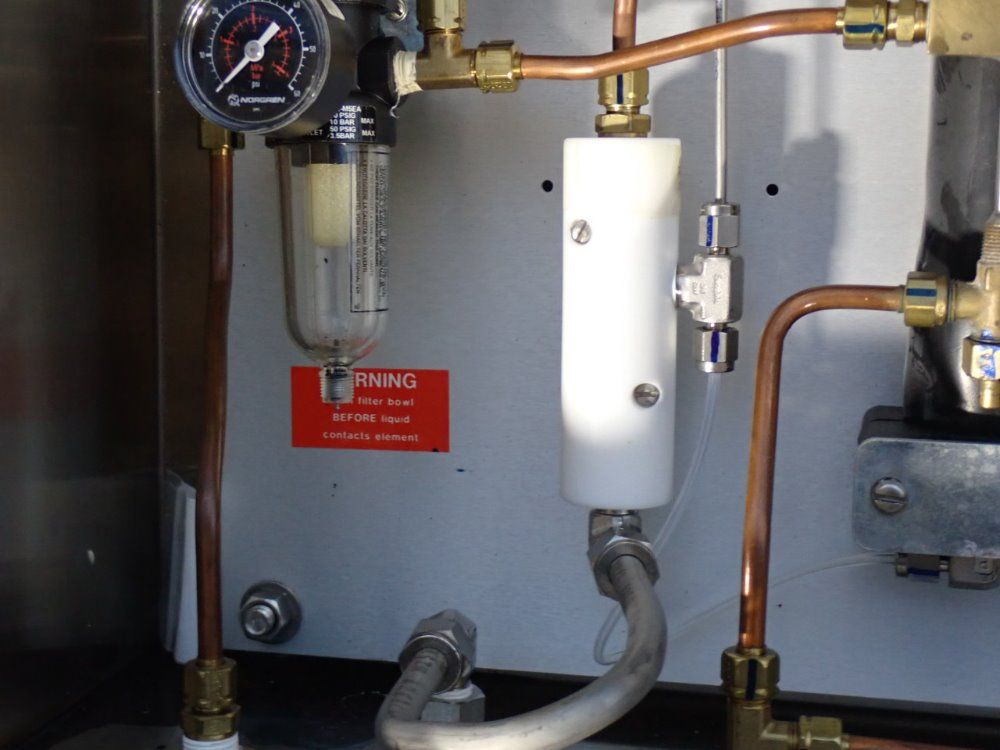 Neutronics/ntron Gas Analyzer