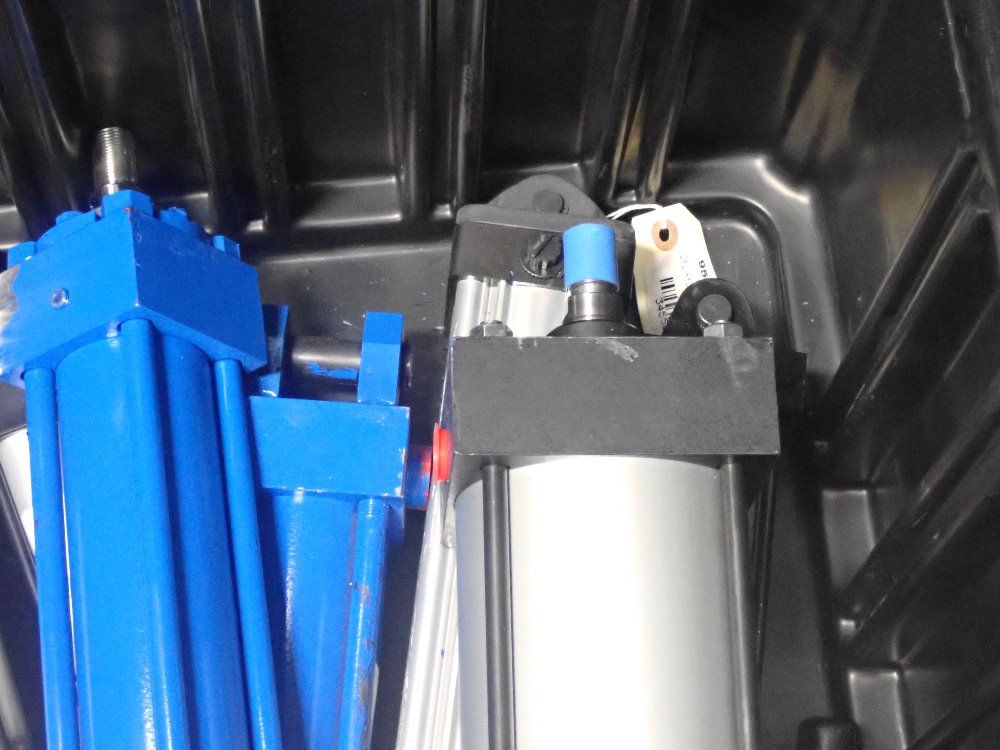 Trd/vickers Cylinder Valves