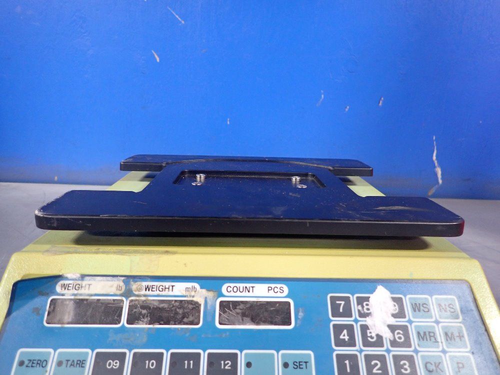 Universal Weight Scale