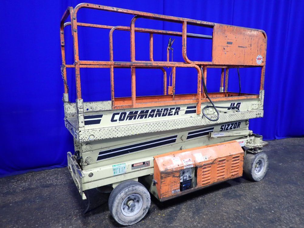 Jlg 750 Lbs Cm-2033 Scissor Lift - Cm-2033