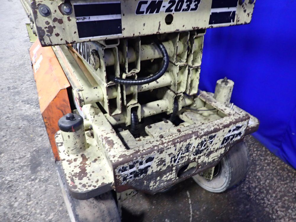 Jlg 750 Lbs Cm-2033 Scissor Lift - Cm-2033