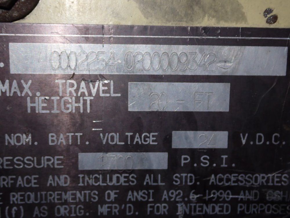 Jlg 750 Lbs Cm-2033 Scissor Lift - Cm-2033