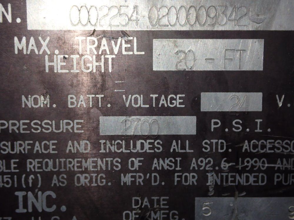 Jlg 750 Lbs Cm-2033 Scissor Lift - Cm-2033