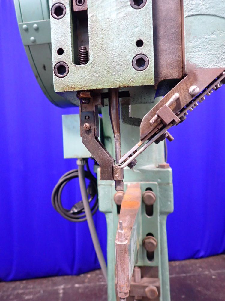 Chicago Rivet Riveting Machine