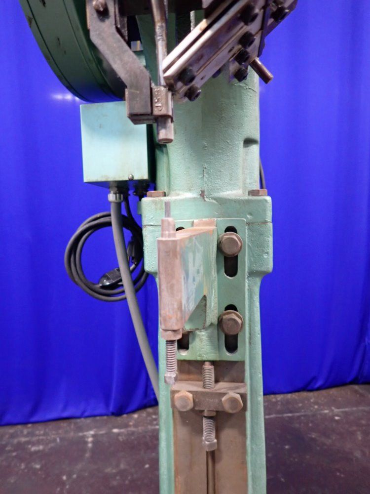 Chicago Rivet Riveting Machine