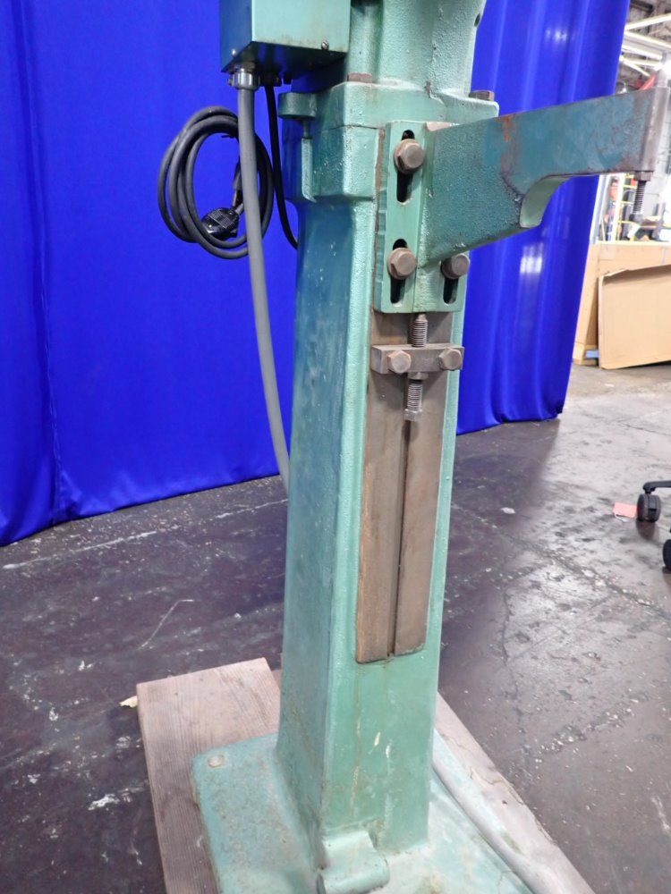 Chicago Rivet Riveting Machine