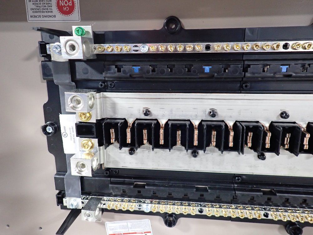 Eaton 225a Electrical Panel - Chp32l225x5