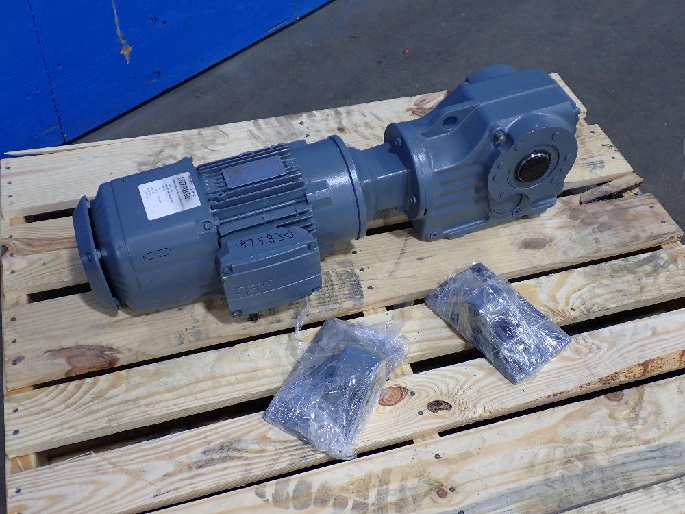 Sew-eurodrive Gearbox Reducer - Ka67/t Am145