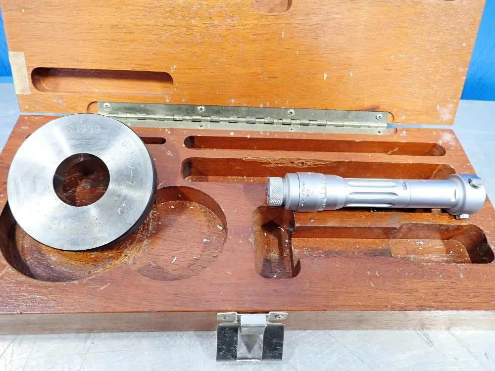 Brown & Sharpe 1.0-1.2", .0002" Inc Inside Diameter Micrometer - 599-281-12