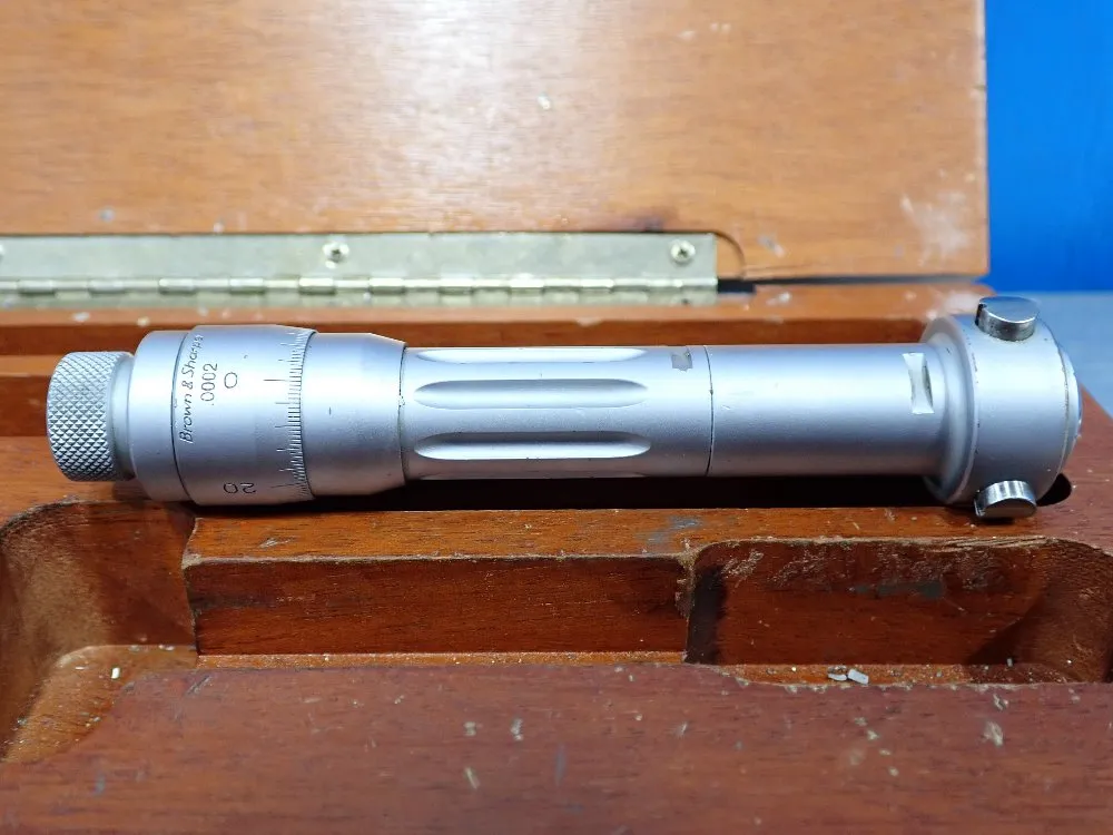 Brown & Sharpe 1.0-1.2", .0002" Inc Inside Diameter Micrometer - 599-281-12