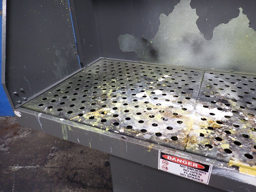 Diversified 46" X 22" Paint/fume Booth - Maxflow Fb2x4