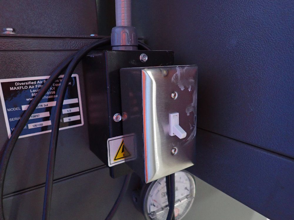 Diversified 46" X 22" Paint/fume Booth - Maxflow Fb2x4