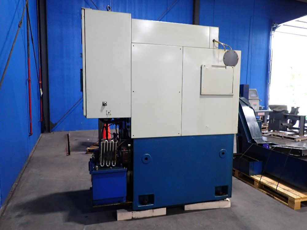 Daewoo Cnc Lathe W Conveyor - Puma V10