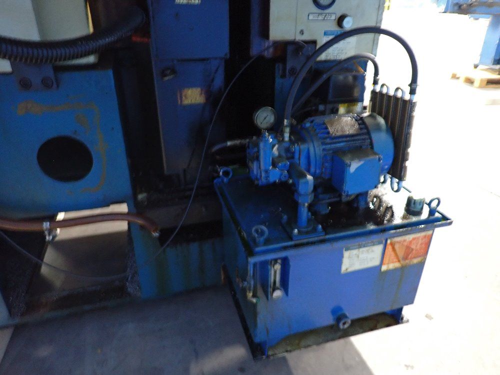 Daewoo Cnc Lathe W Conveyor - Puma V10