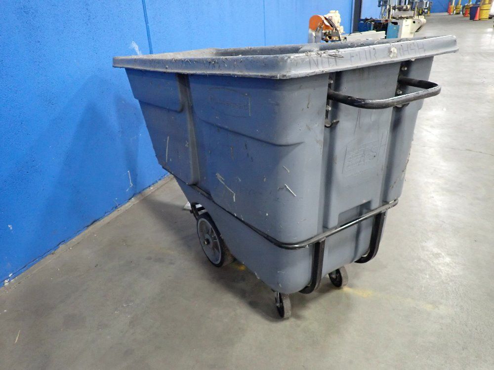 Rubbermaid 750# / 1 Cu Yd Trash Bin W Wheels - 1314 Utility