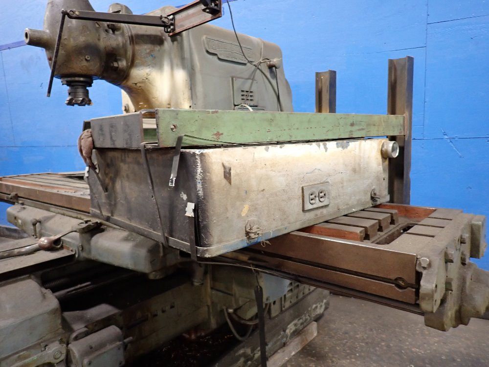 Kearneu  Trecker Vertical Mill