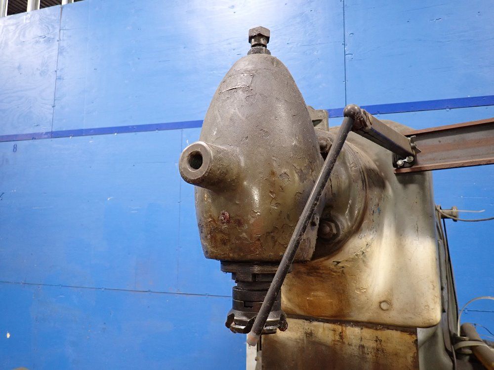 Kearneu  Trecker Vertical Mill