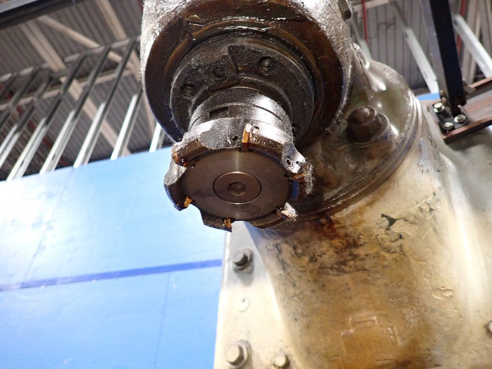 Kearneu  Trecker Vertical Mill