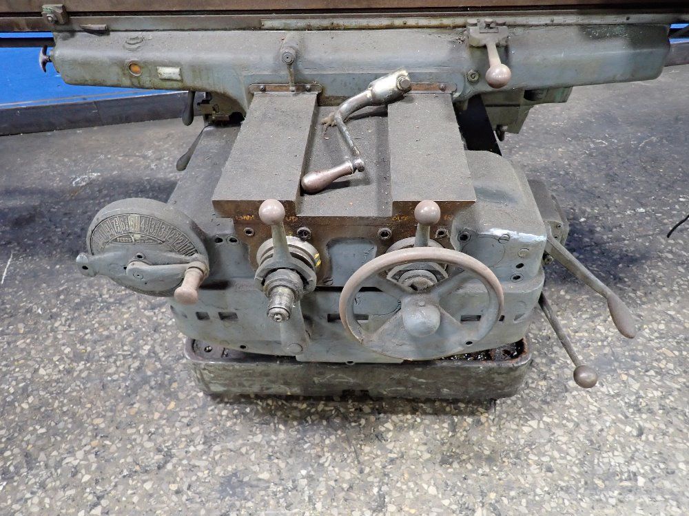 Kearneu  Trecker Vertical Mill