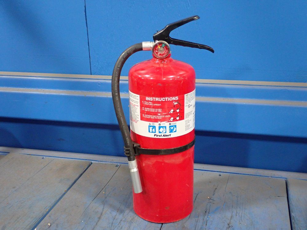 First Alert Dry Chemical Fire Extinguisher - Ex3622