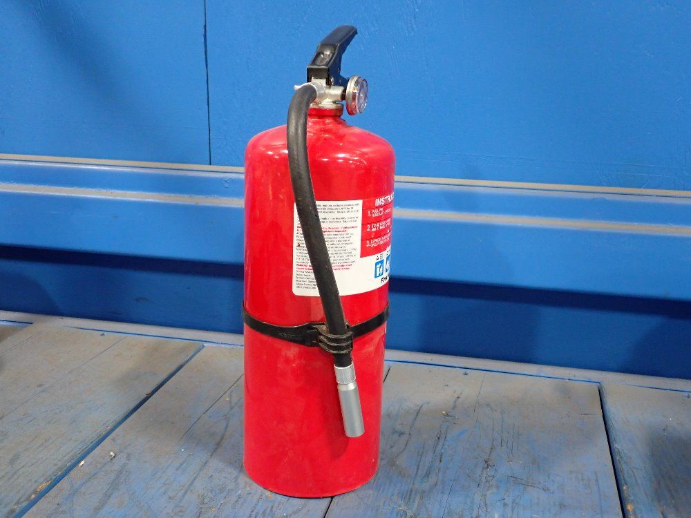 First Alert Dry Chemical Fire Extinguisher - Ex3622
