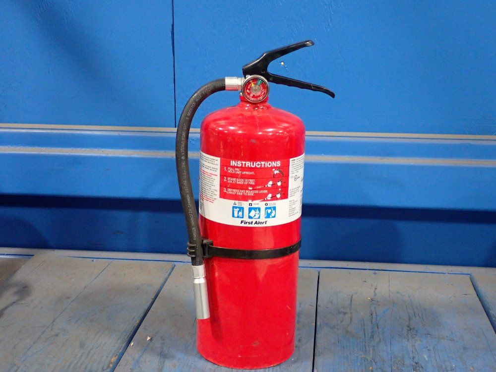 First Alert Dry Chemical Fire Extinguisher - Ex3622