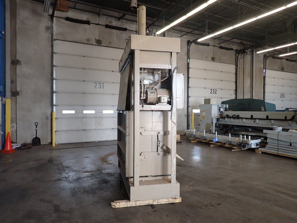 General Hydraulics 72"x30"x48" Vertical Baler - 314-72r-16