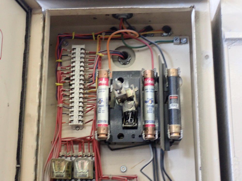 General Hydraulics 72"x30"x48" Vertical Baler - 314-72r-16