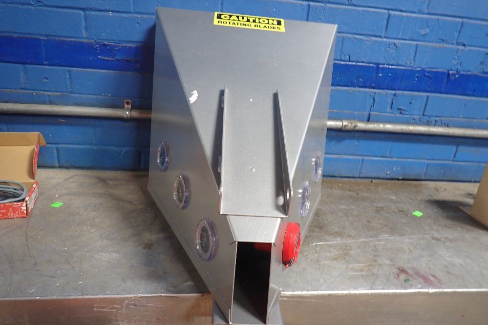 Maguire 16" X 15" X 25" Hopper