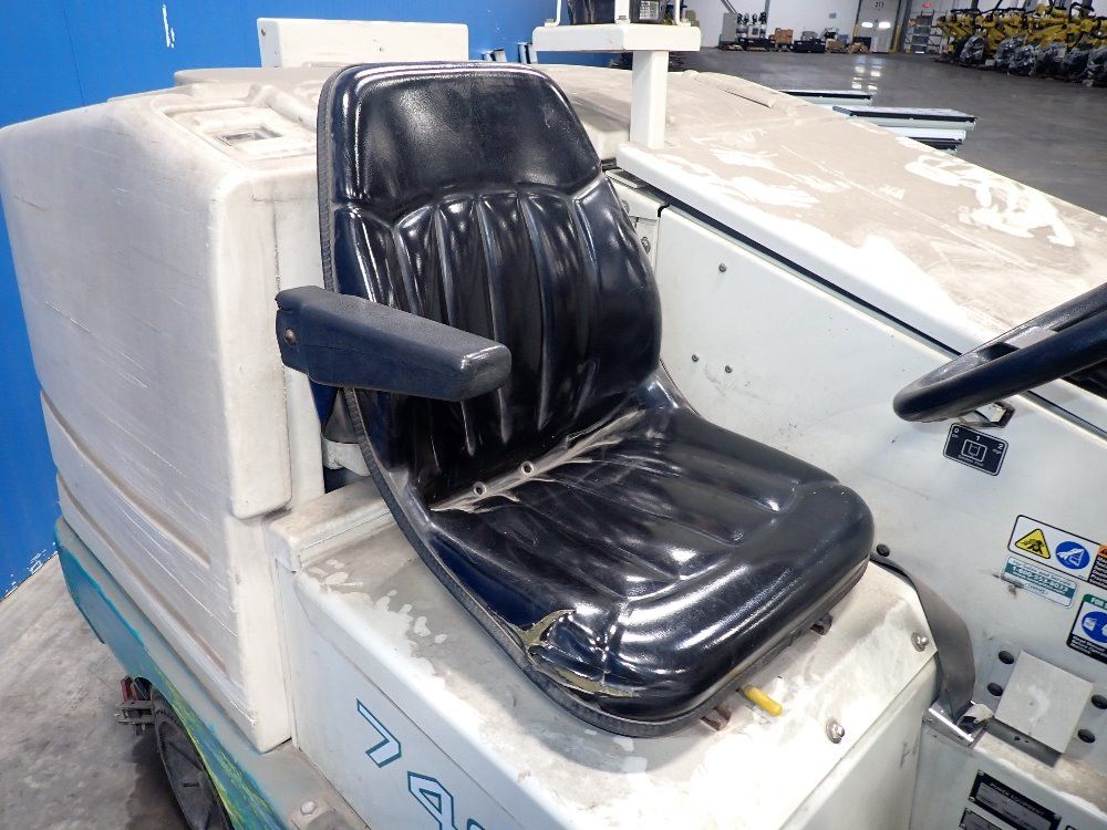 Tennant Floor Scrubber - 7400