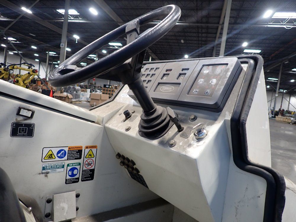 Tennant Floor Scrubber - 7400