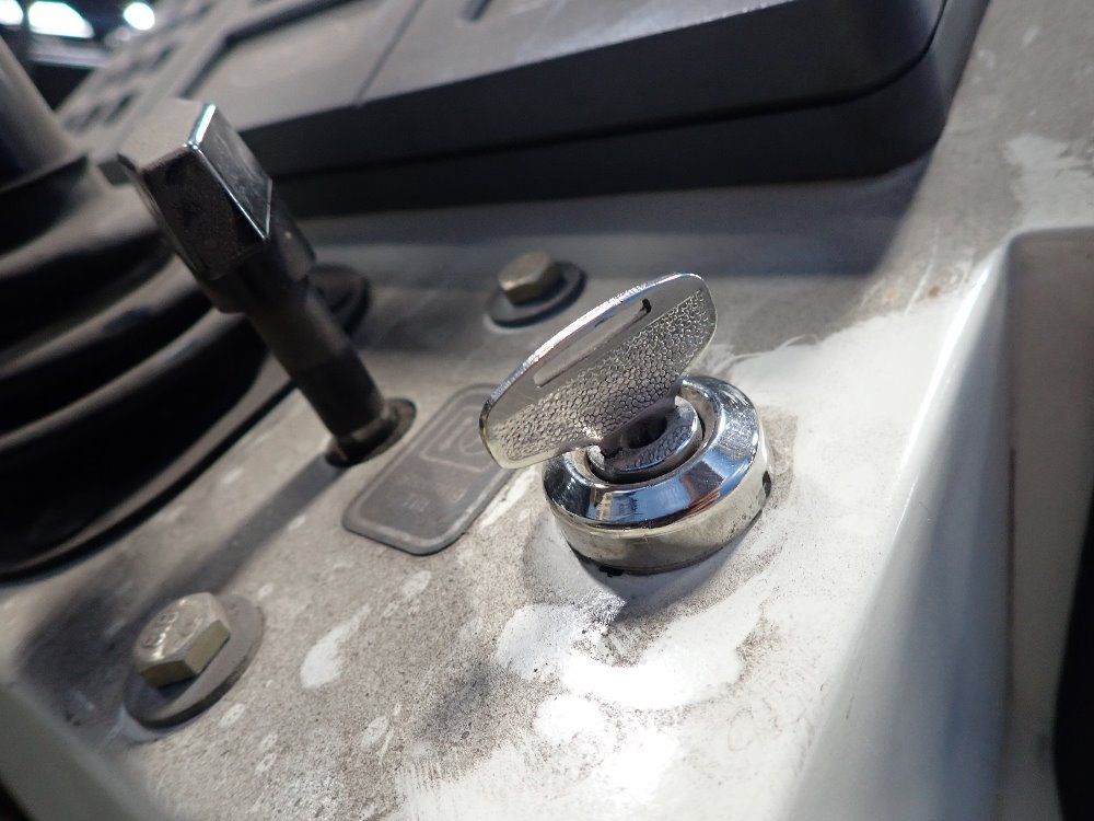 Tennant Floor Scrubber - 7400