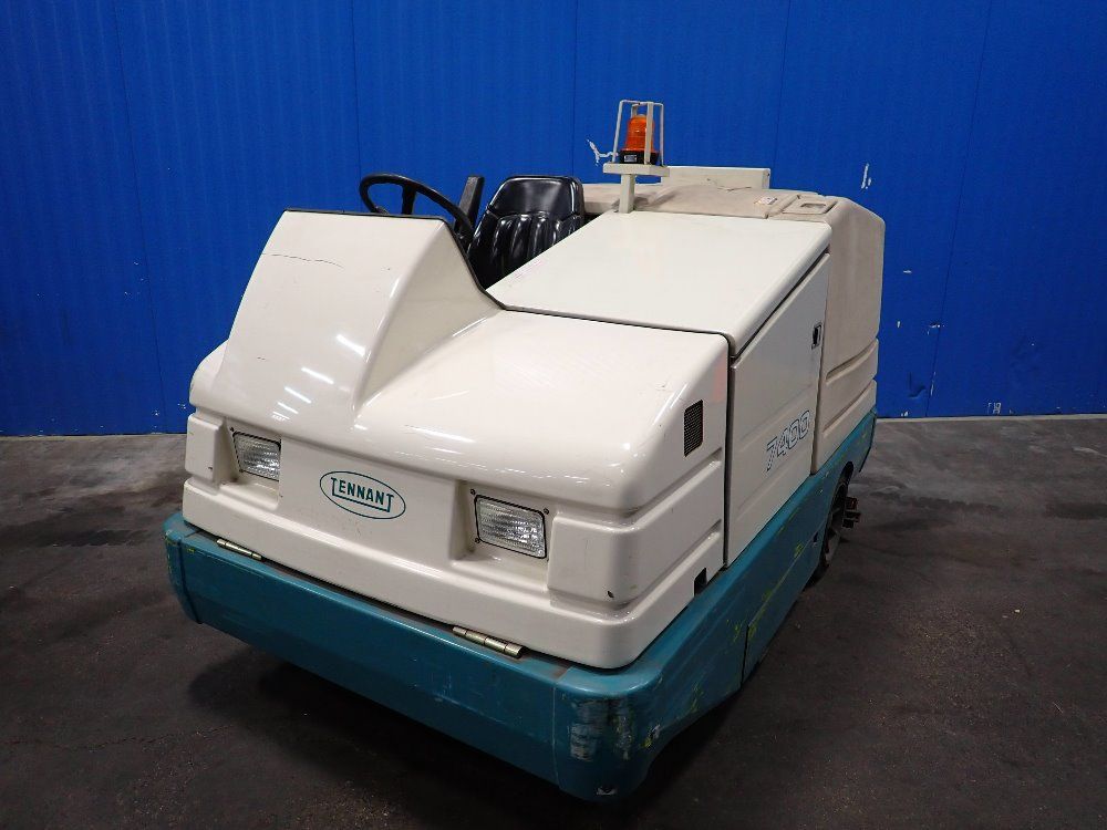 Tennant Floor Scrubber - 7400
