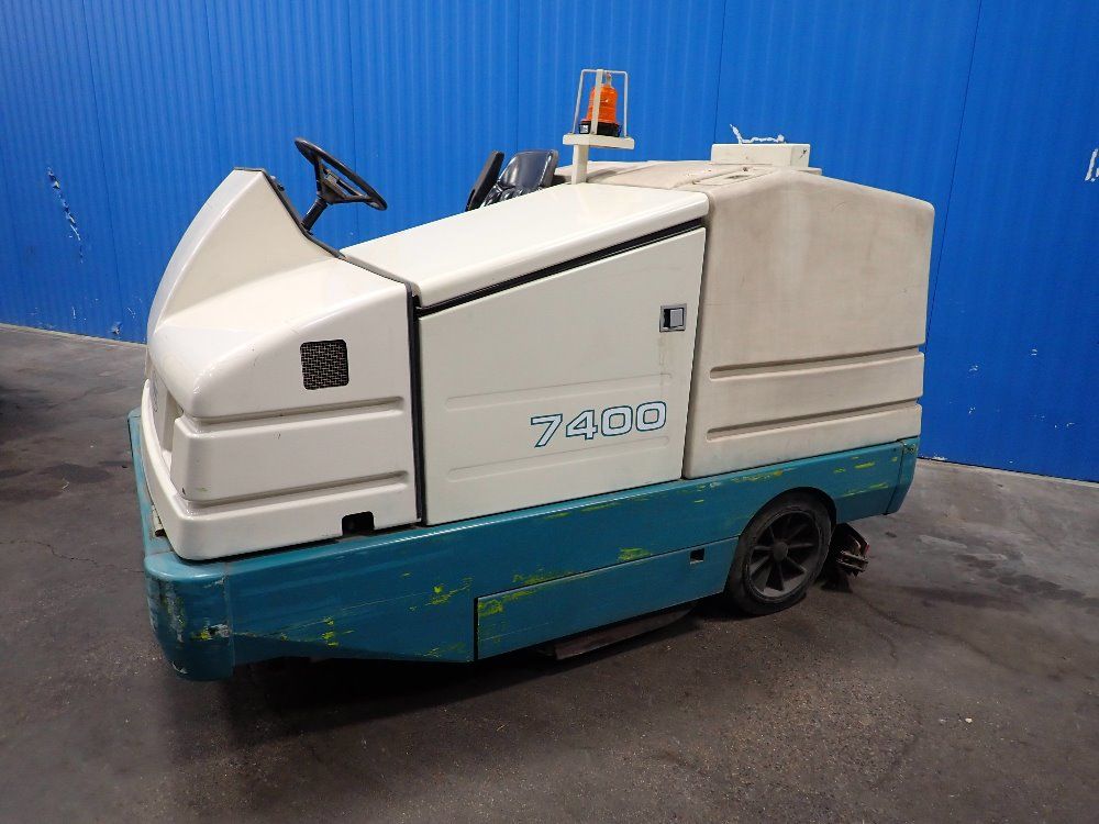 Tennant Floor Scrubber - 7400