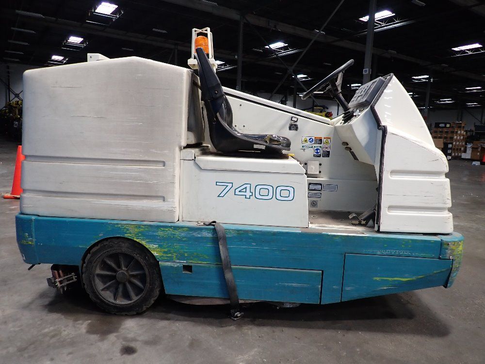 Tennant Floor Scrubber - 7400